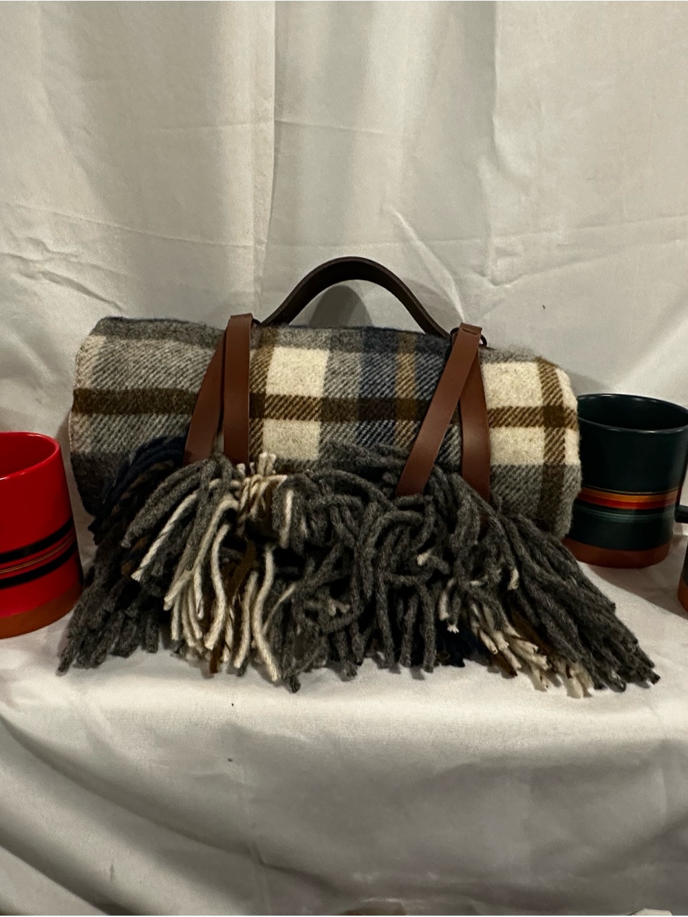 Pendleton Motor Robe Wool Blanket Leather Carrier + 4 Mugs Raleigh Plaid NWT